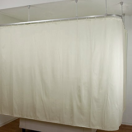 低発塵クリーンルーム用カーテンは、静電気の発生を抑えてホコリも出ません。