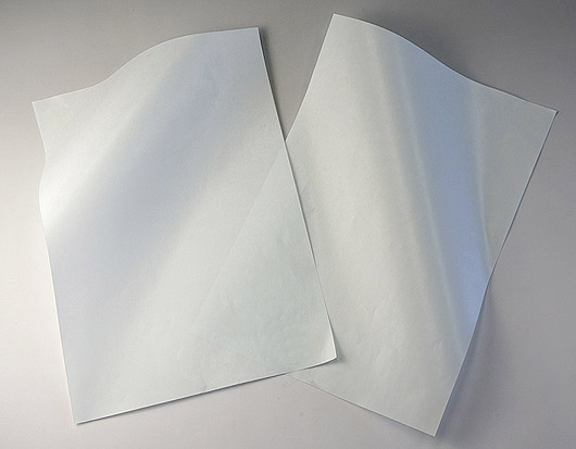 クリーンルーム用の撥水無塵紙は、紙粉やゴミが出ない剥離紙で、こすり傷や擦り傷が付かない包装紙です。