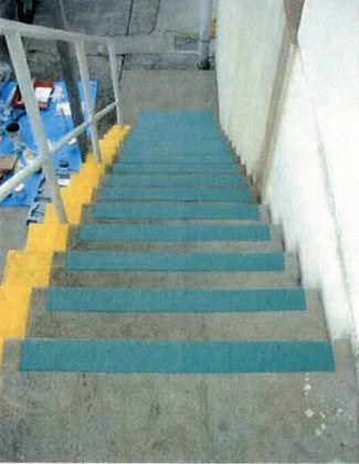 階段・鉄板・グレーチング・縞鋼板コンクリート・タイル面など滑り止め塗料・ノンスリップペンキで防滑処理