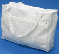 クリーンルーム用静電気帯電防止バッグ鞄（かばん）です。クリーンルーム用作業服や靴、シューズを入れる袋として使用できます。