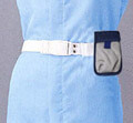 クリーンルーム用スマホケースは、スマートフォンを腰に付けたり首に掛けることができる、静電気帯電防止のポーチカバーです。